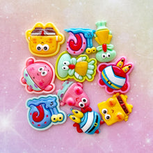 Load image into Gallery viewer, A622 Sponge and Friends Resin Charms - 10 pcs