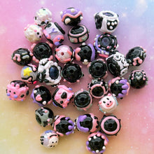 Load image into Gallery viewer, A564 Black Pink Purple Painted Beads 15pcs