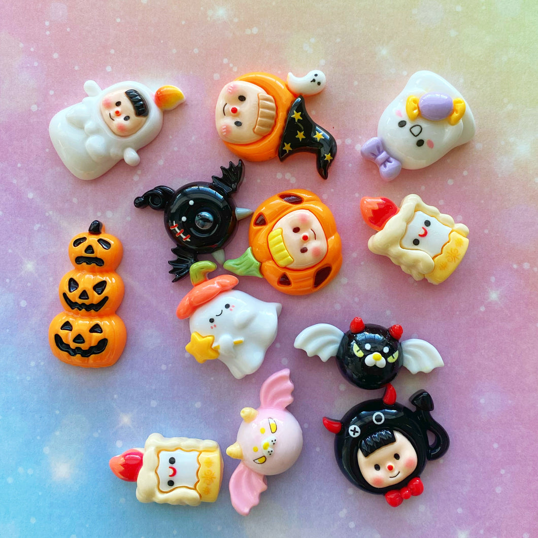A357 Large Halloween Charms 10pcs