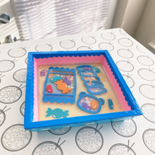 Load image into Gallery viewer, Blue Carnival Resin Shaker Tray